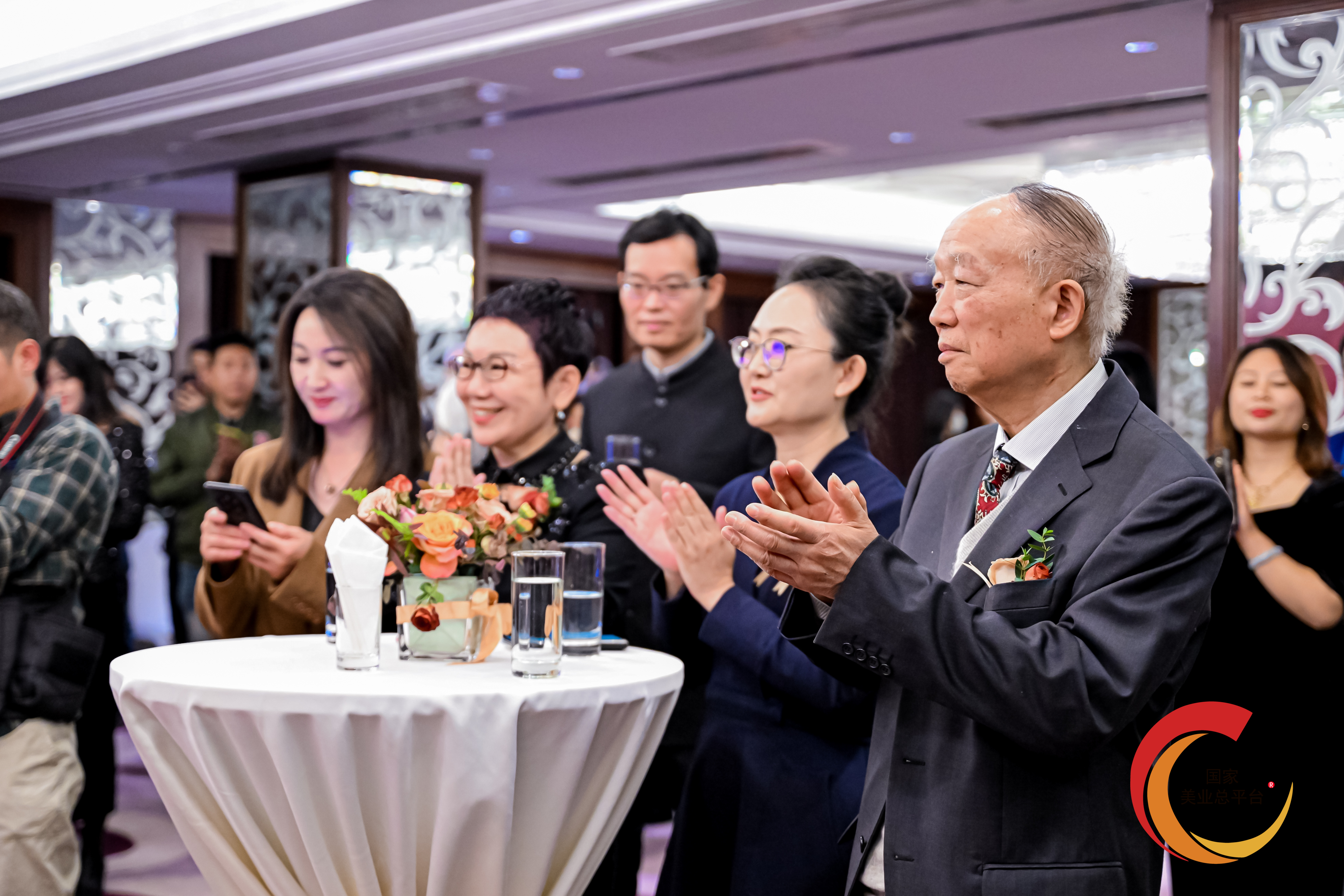 各大媒体纷纷报道，国家美业总平台企业家俱乐部启幕